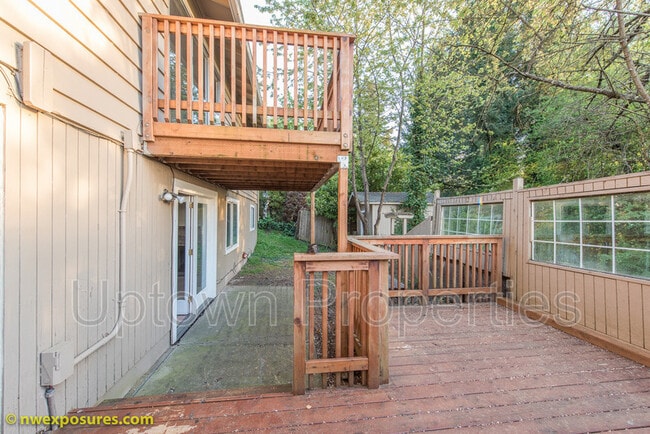 Building Photo - 12025 SW 64th Ave
