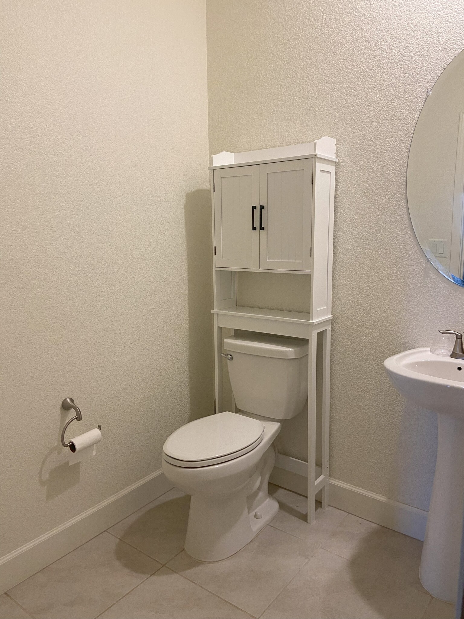 Half bathroom - 6338 Red Stable Rd