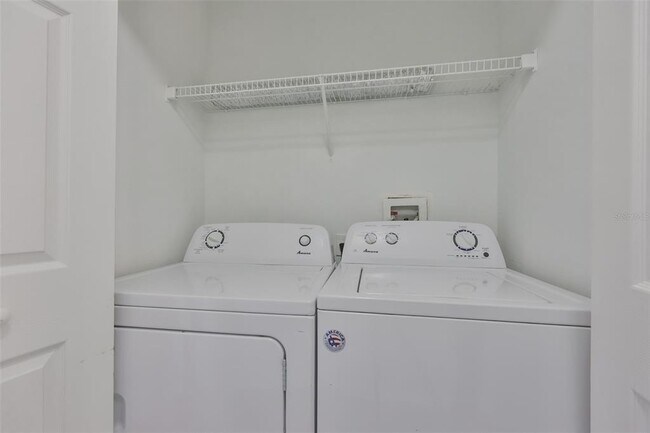 Building Photo - 6327 Gondola Dr