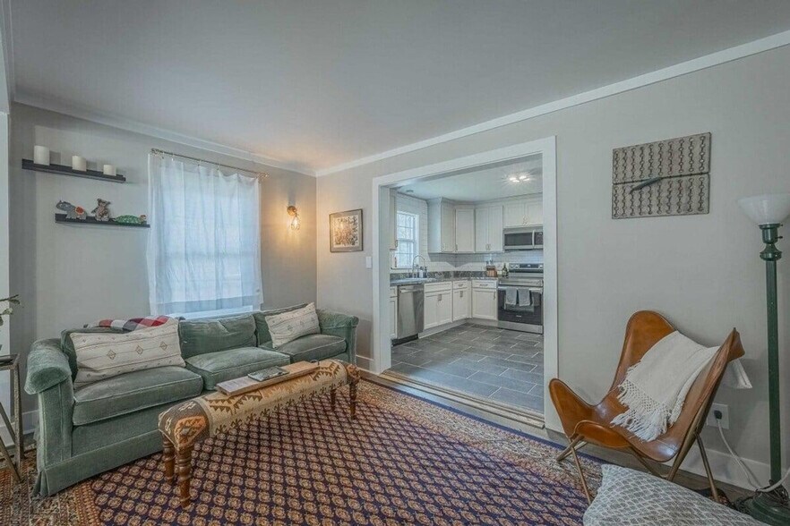 Building Photo - 292 First Street