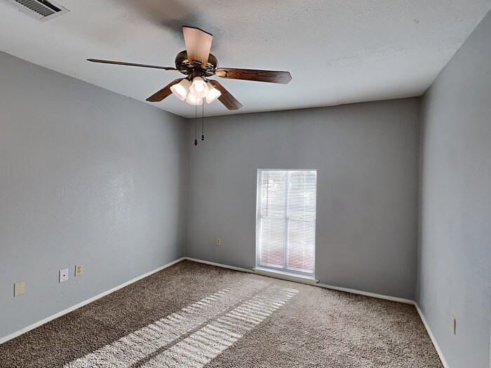 Building Photo - 7767 Water Park Ln