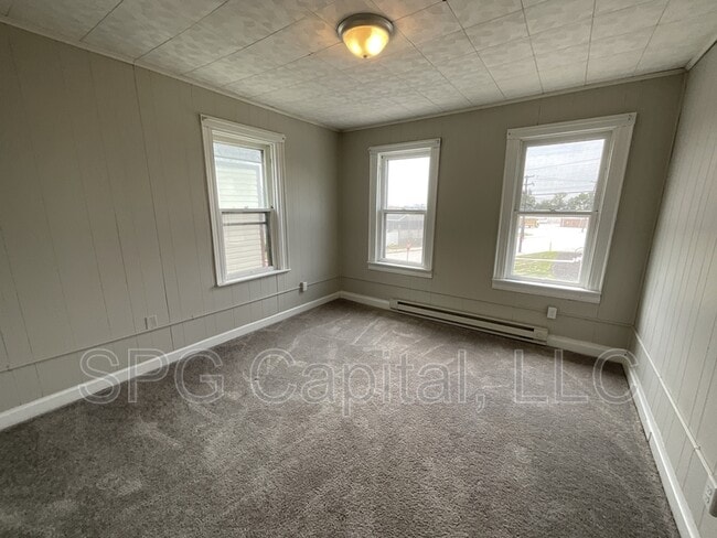 Building Photo - 207 N Forney Ave
