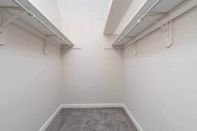 Building Photo - 2218 Clove Terrace