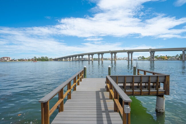 Building Photo - 3536 Belle Vista Dr E