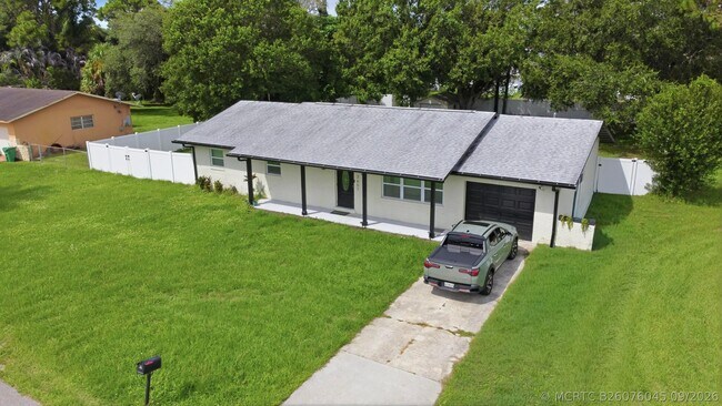 Building Photo - 2657 Seneca Ave