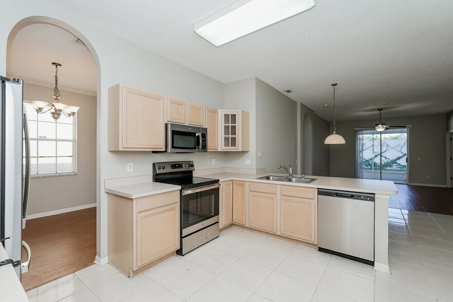 Building Photo - 1231 Loretto Cir