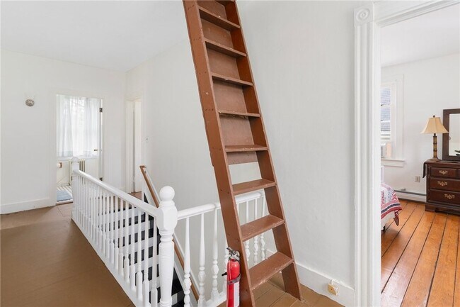 Building Photo - 53 Warner St