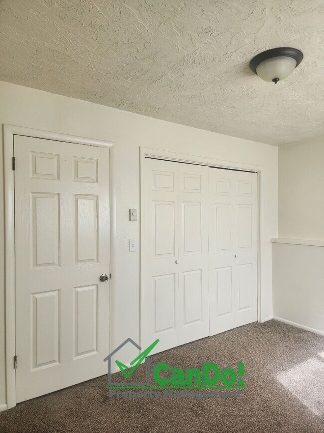 Building Photo - Newly updated 1 bedroom/1 bathroom apartme...