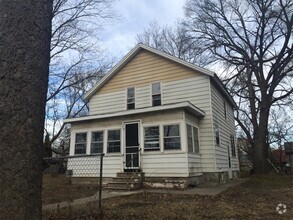 Building Photo - 213 Cottage St