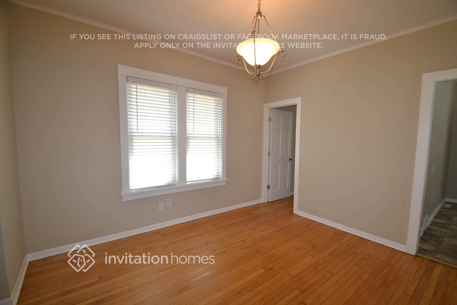 Building Photo - 4046 N McVicker Ave