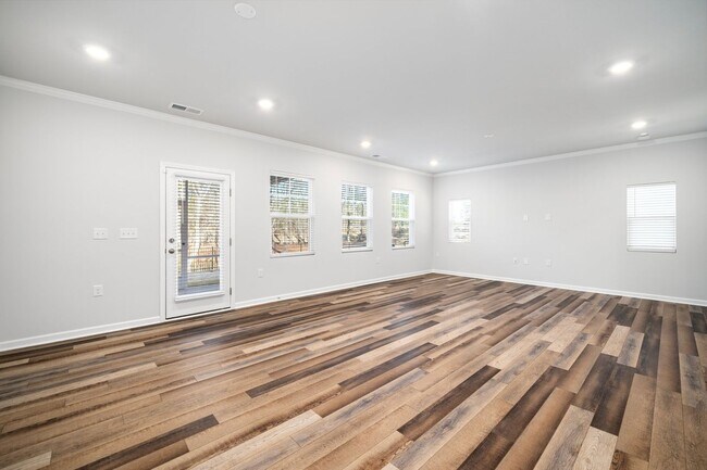 Building Photo - 1826 Porch Swing Wy