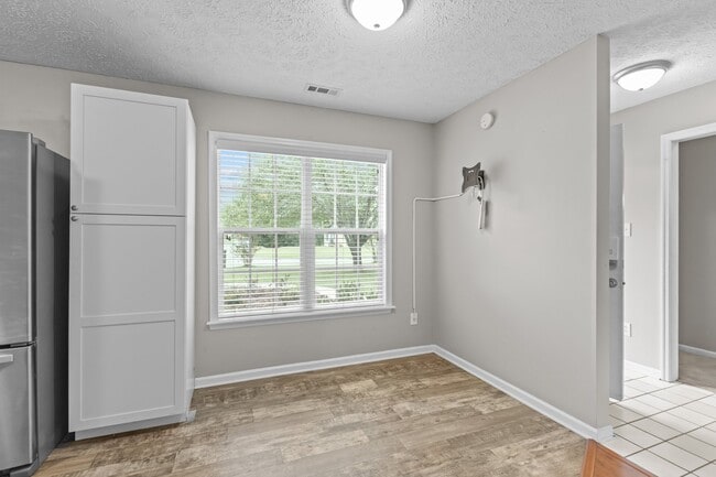 Building Photo - 300 Foxhall Rd