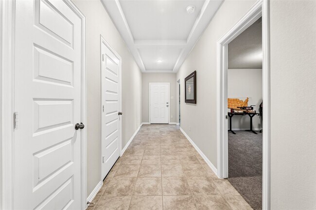 Building Photo - 32239 Cedar Crst Dr