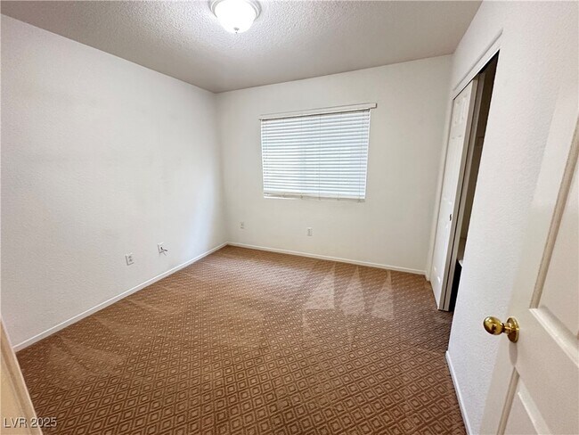 Building Photo - 9522 Lavarun Ct