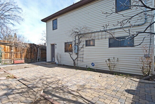 Building Photo - Spacious 4-Bedroom Home in the Heart of Midtown