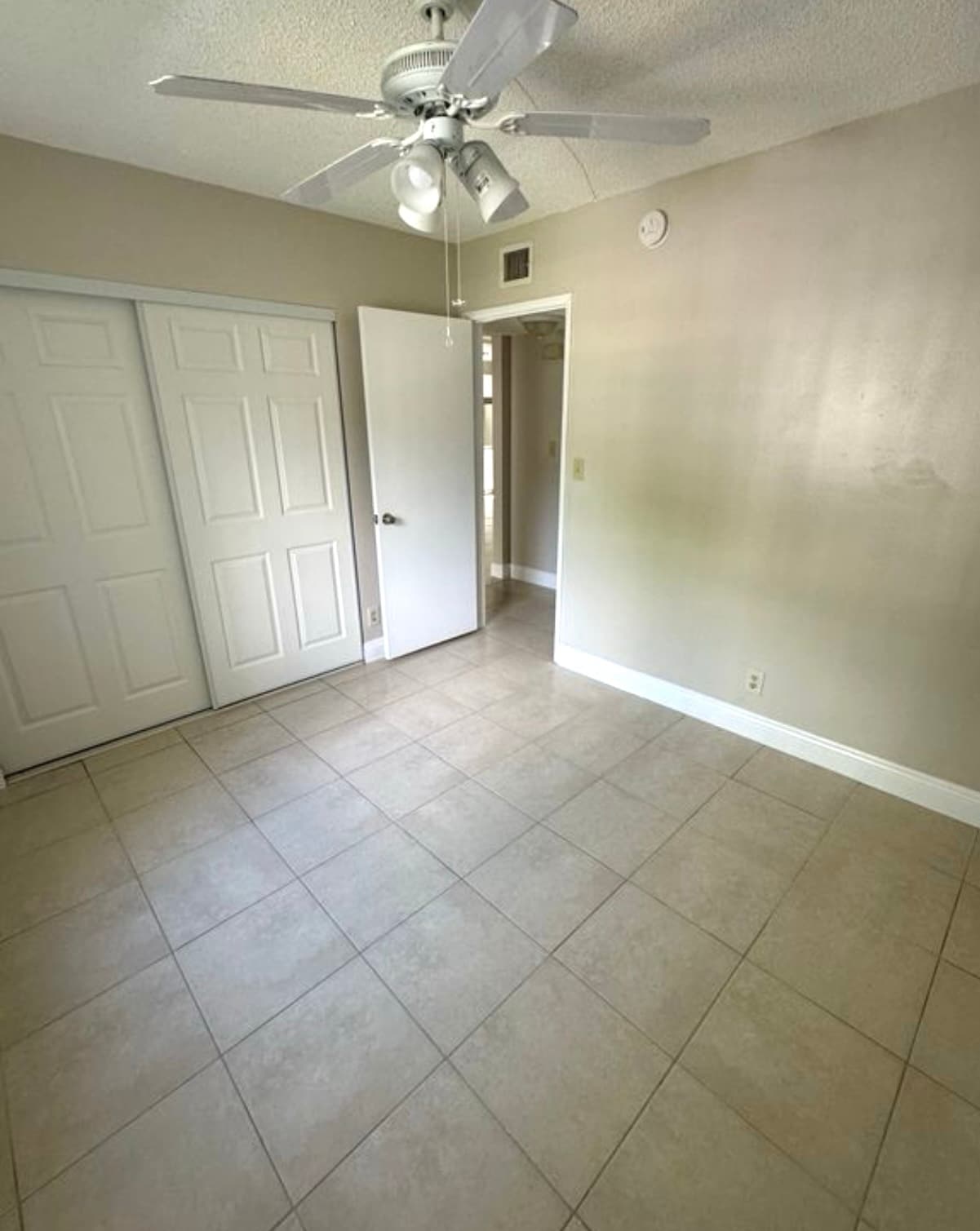 Building Photo - 104 Gardens Dr
