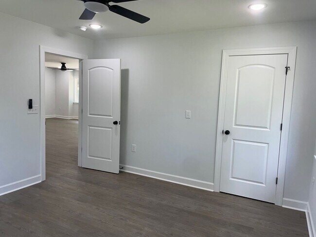 Building Photo - NEWLY REMODLED 3 BED, 2 BATH BRICK HOME LOCATED IN ASHEBORO! $1,750 RENT $1,750 DEPOSIT