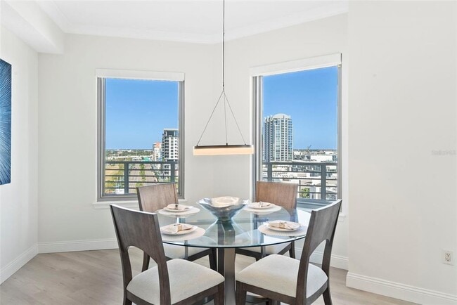 Building Photo - 449 S 12th St