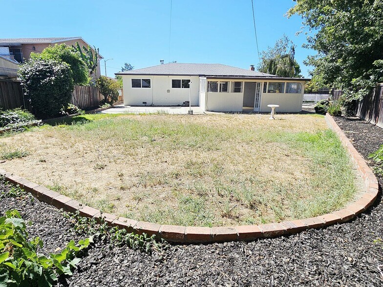 Building Photo - 36740 Theta Ct