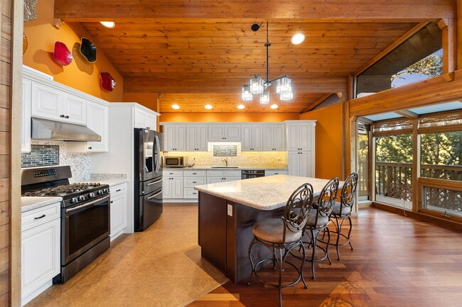 Building Photo - 13912 Grey Bears Trail