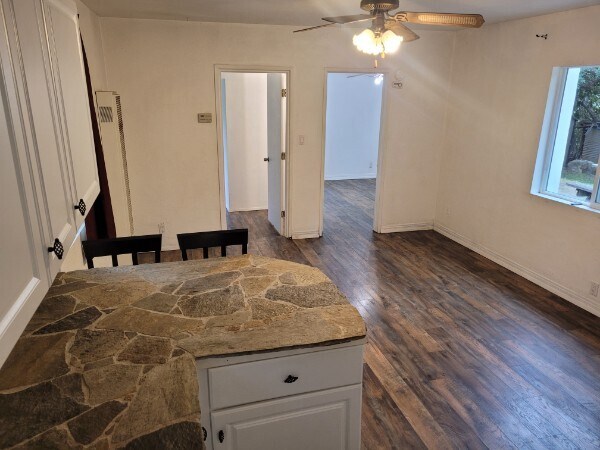 Living Room - 962 Osborne St