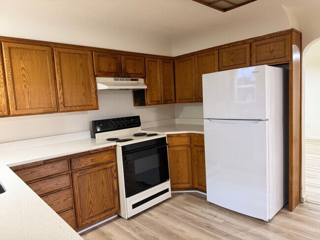 Building Photo - Sweet Home 3234