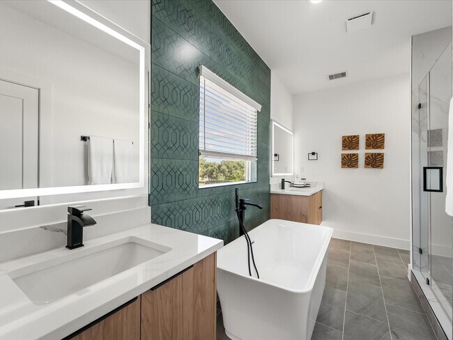 Building Photo - 2598 W Tidwell Rd