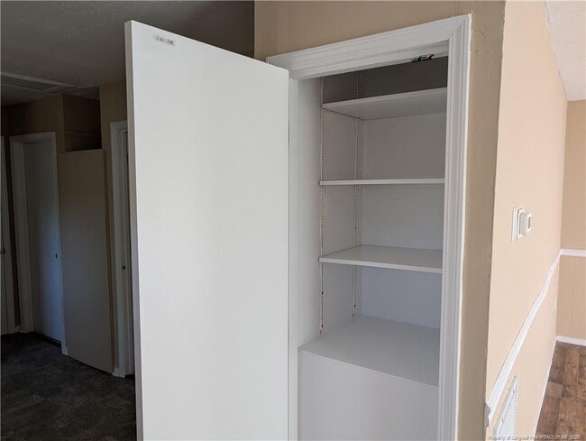 Building Photo - 203 Wall St