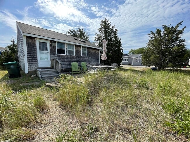 Primary Photo - 28 Brighton St