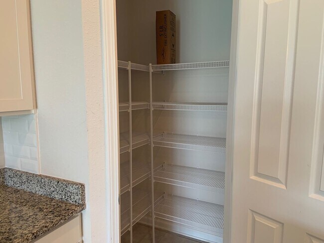 Building Photo - 816 Redtail Ln