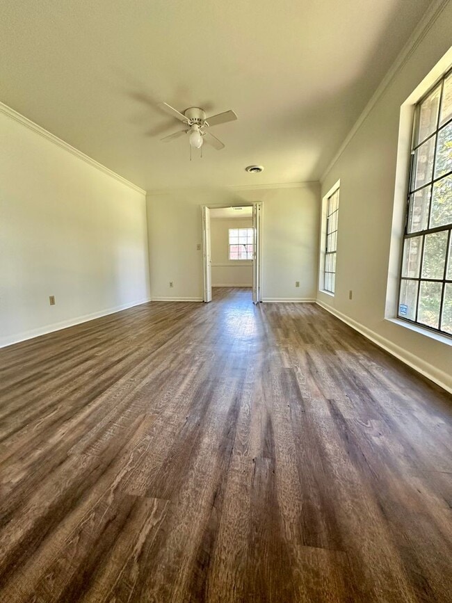Building Photo - Very Spacious Home in North East Jackson!