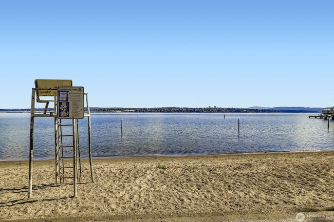 Building Photo - 3Bd/3.5Ba Seattle Townhouse