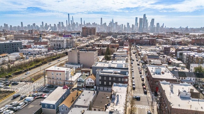 Building Photo - 2903 Central Ave