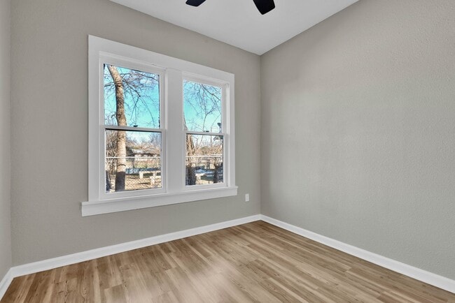 Building Photo - 439 W Lubbock St