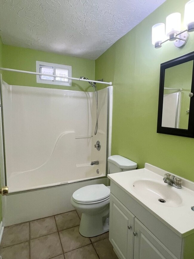 Building Photo - Cute 2 bedroom 1 bath in Asheville