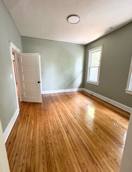 Building Photo - 305 Willard St