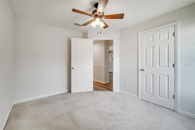 Building Photo - 330 Pheasant Dr