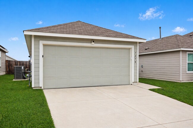 Building Photo - 3 Bed in The Silos | No Carpet + Appliances Included + Community Amenities!