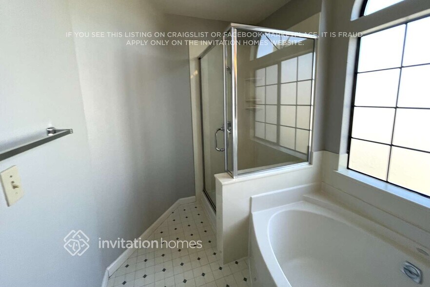 Building Photo - 3855 Rockford Dr