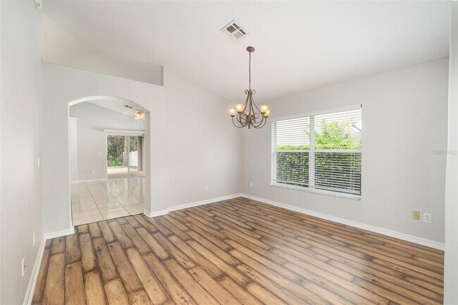 Building Photo - 1610 Song Sparrow Ct