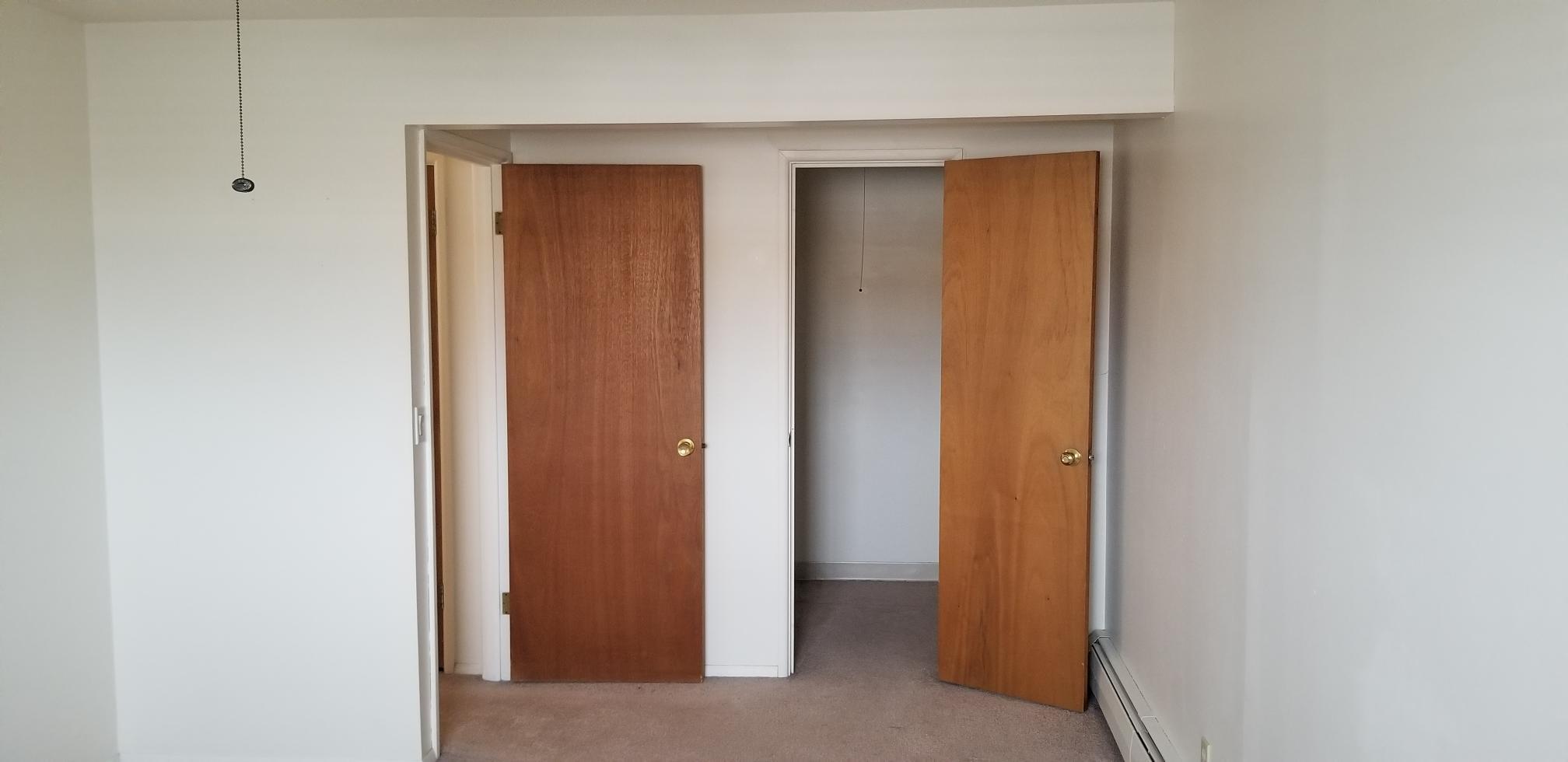 Walk in Closets - 6605 Katahdin Dr