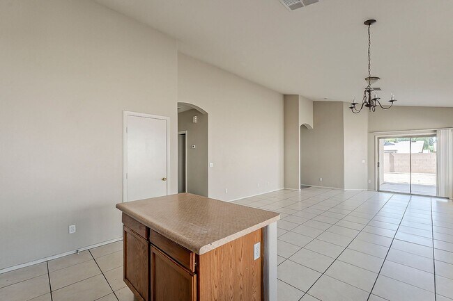 Building Photo - Home for rent