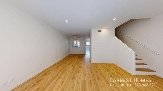 Building Photo - 18347 Saticoy St
