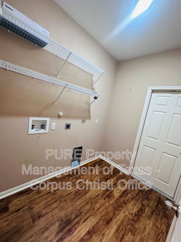 Building Photo - 6017 Tapestry Dr