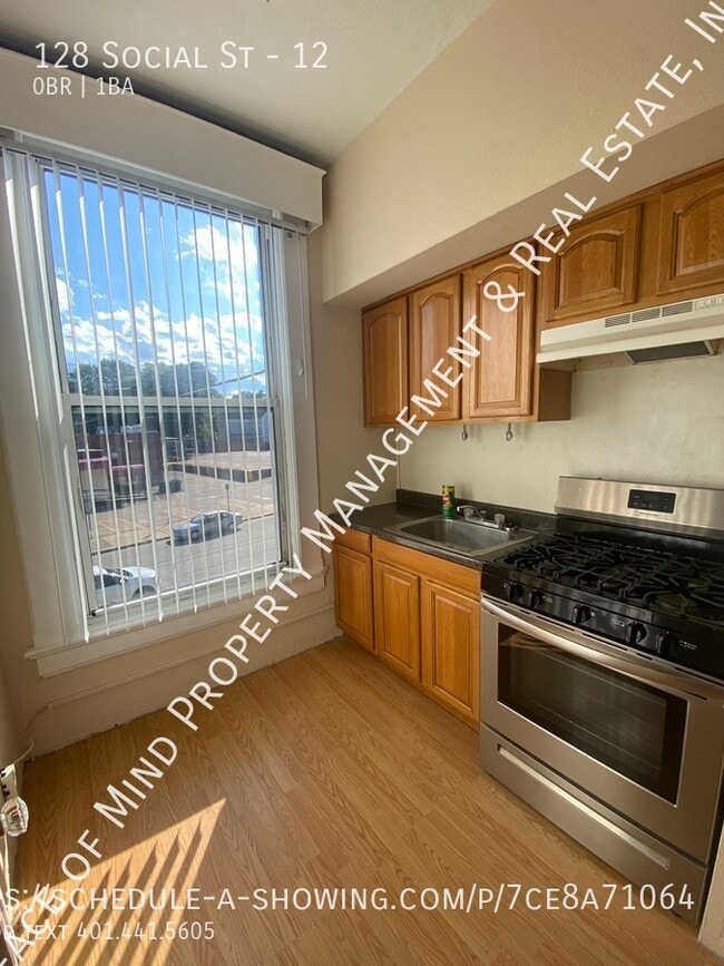 Primary Photo - 128 Social St