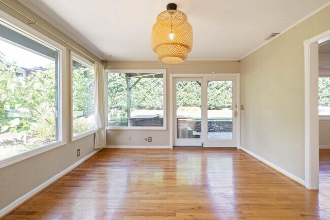Building Photo - 13745 Cameo Ct