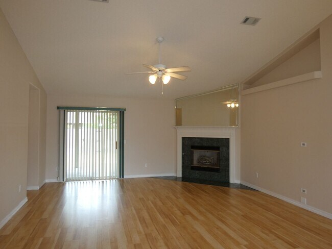 Building Photo - 3 Bedroom Home Near NAS Pensacola