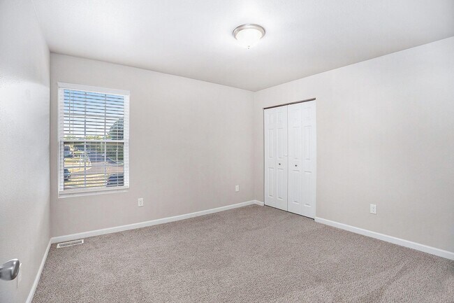 Building Photo - Outstanding 4 Bedroom Home with Great Schools!