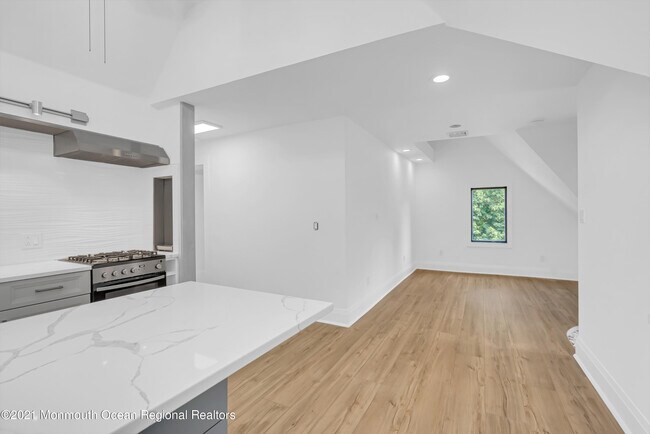 Building Photo - 350 Norwood Ave