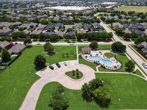Building Photo - 12618 Red Hawk Dr